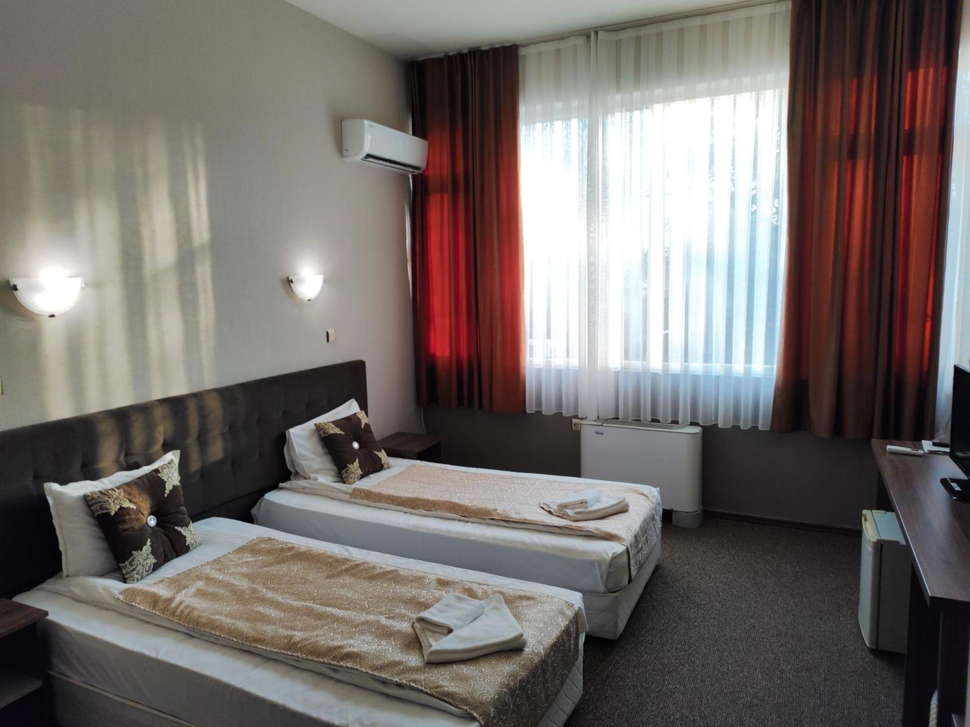 Hotel Monte Cristo Blagoevgrad Exteriör bild