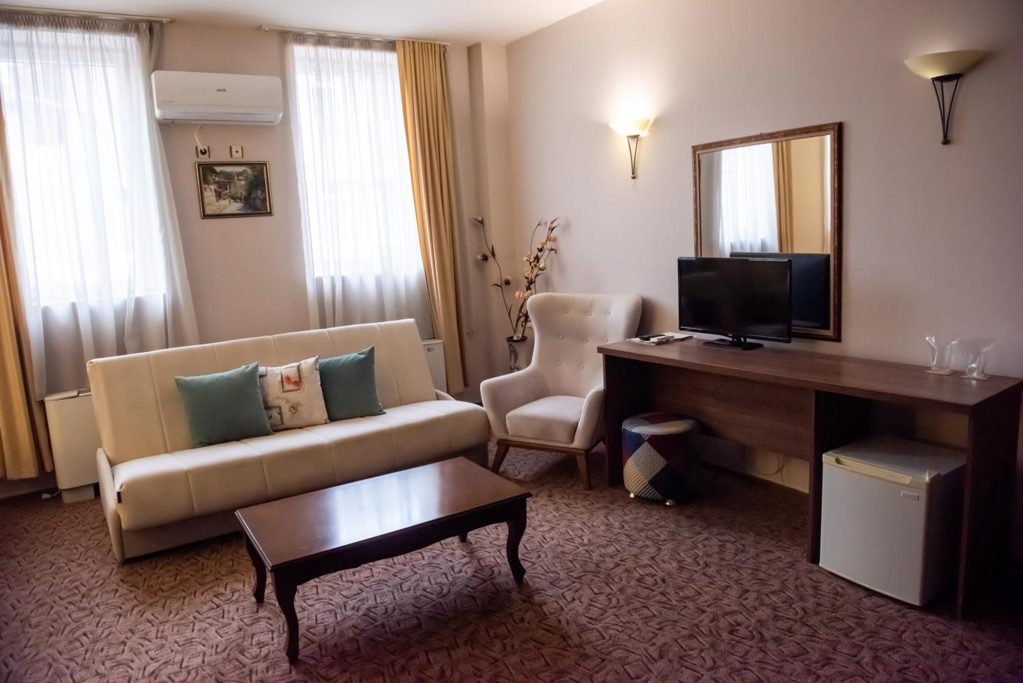 Hotel Monte Cristo Blagoevgrad Exteriör bild